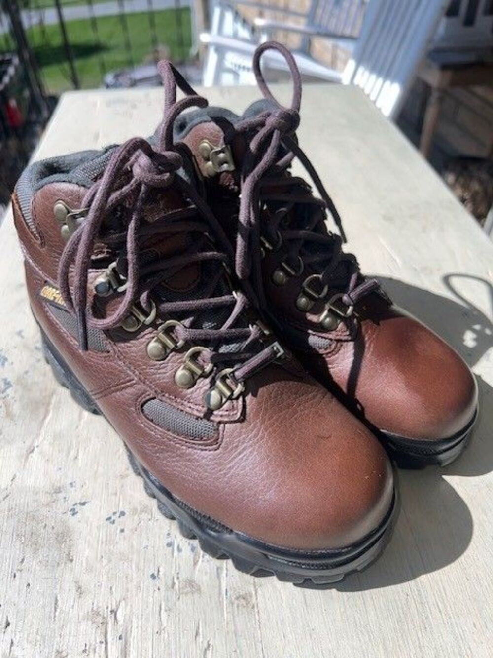 Redhead  Wm’s Sz 6M Vibram Bone-Dry Waterproof Gore-Tex Hiking Boots